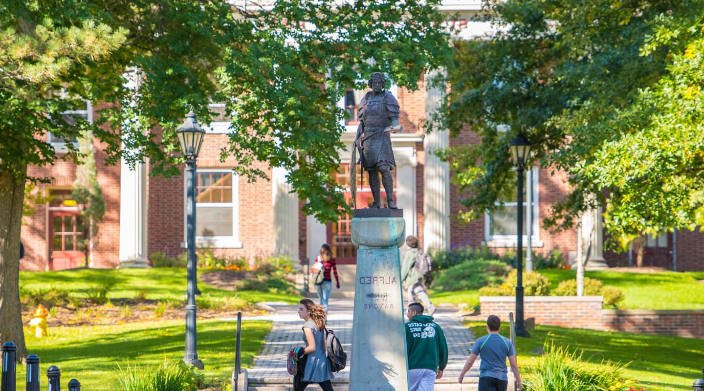 king alfred statue